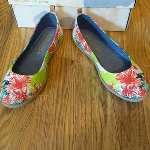 Mudd Tropical Floral Hawaiian Print Flats